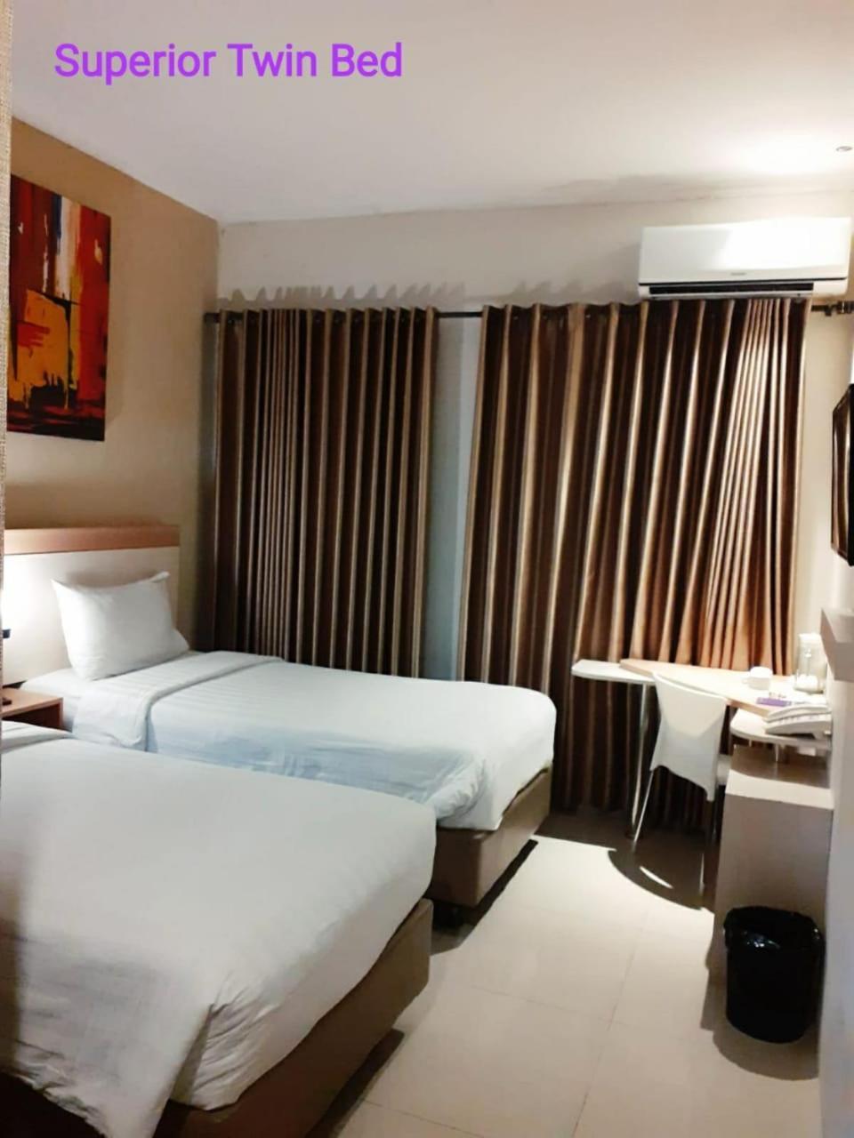 Laxston Hotel Yogyakarta Exterior foto