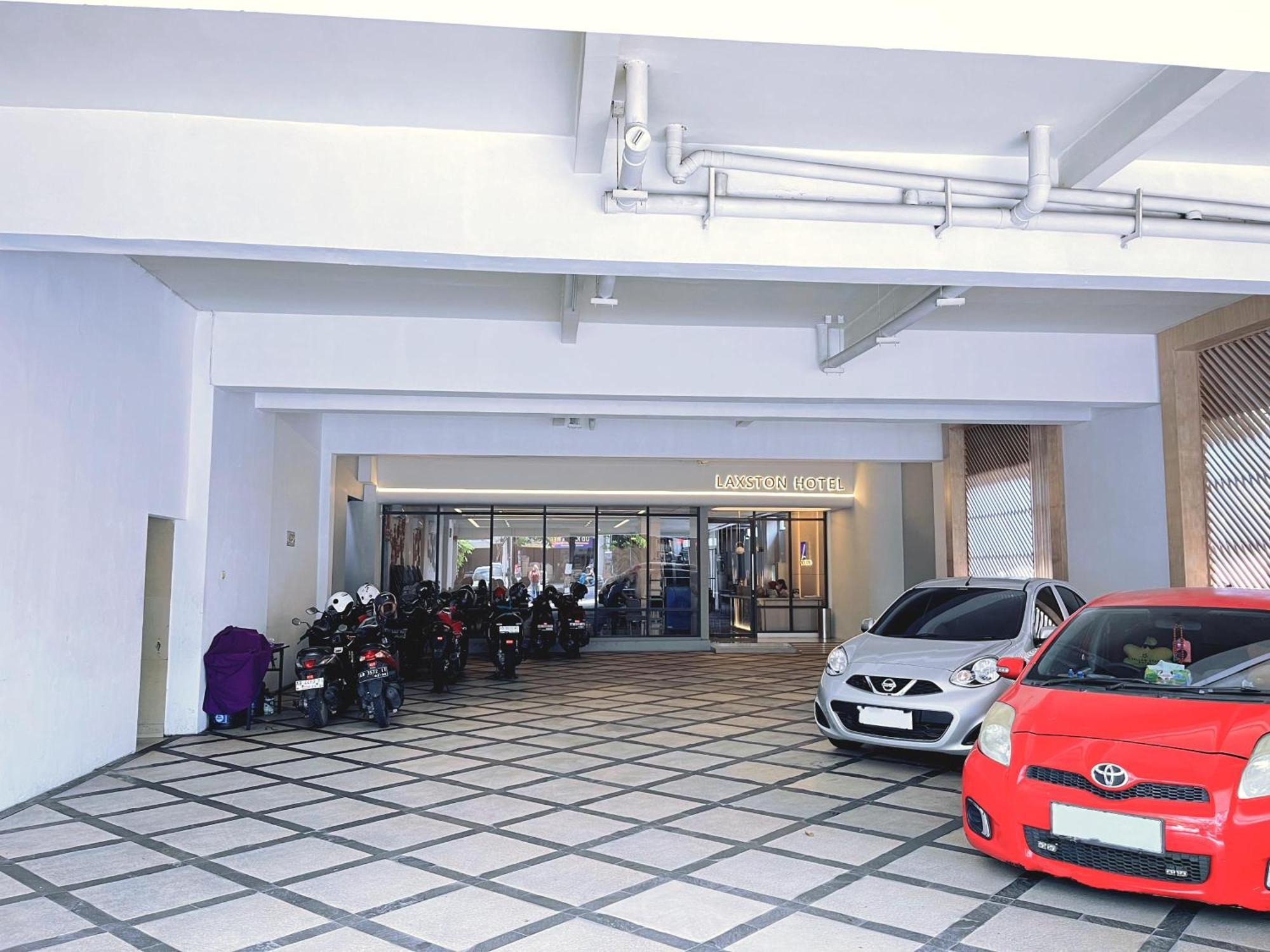 Laxston Hotel Yogyakarta Exterior foto