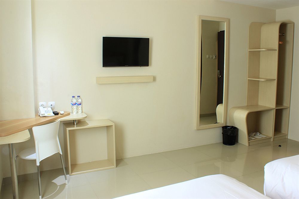 Laxston Hotel Yogyakarta Exterior foto